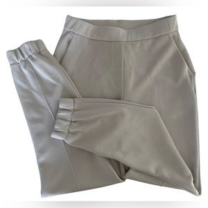 Lululemon Joggers Softstreme Relaxed High Rise in Bone Size 6